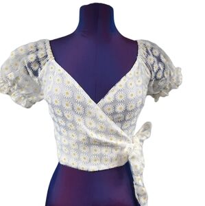 SBetro‎ Puff Sleeve Wrap Crop Top Daisies Sheer Blouse Size Medium Women's